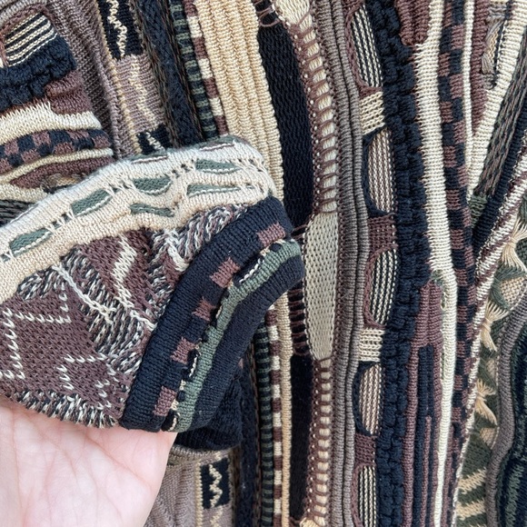 SOLD🔥Vintage TUNDRA “Coogi-Style” Pullover, Size XL - Picture 6 of 6
